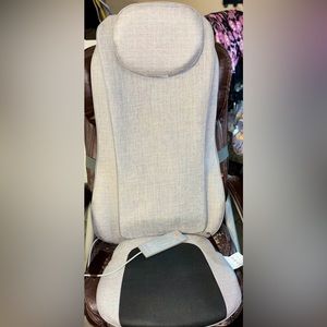 Sharper Image Smartsense Shiatsu Realtouch Bodyscan Massaging Chair Pad